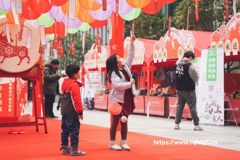 (2026) “露腚装”吓傻全网！比巴黎世家还炸裂